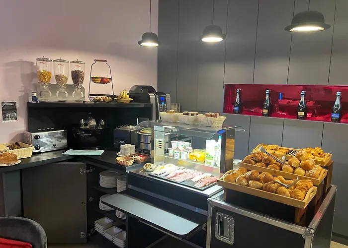 Du Triangle D'OrHotel Pas Cher Paris